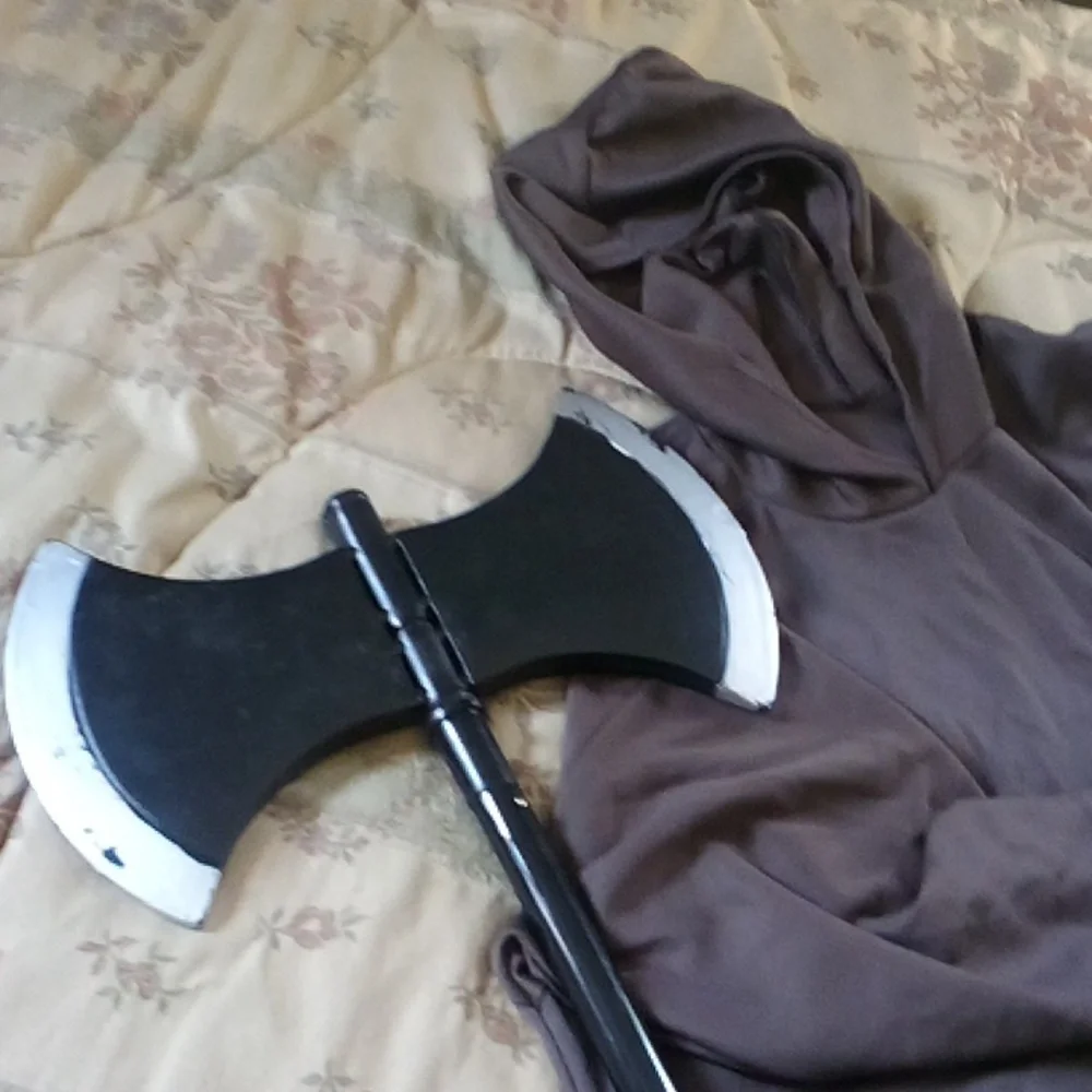 Bad monk/ warlock /horror robe kids large EUC 36
